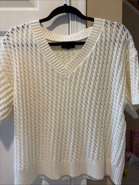 VICI Cream Open-Knit V-Neck Sweater-XS NWOT